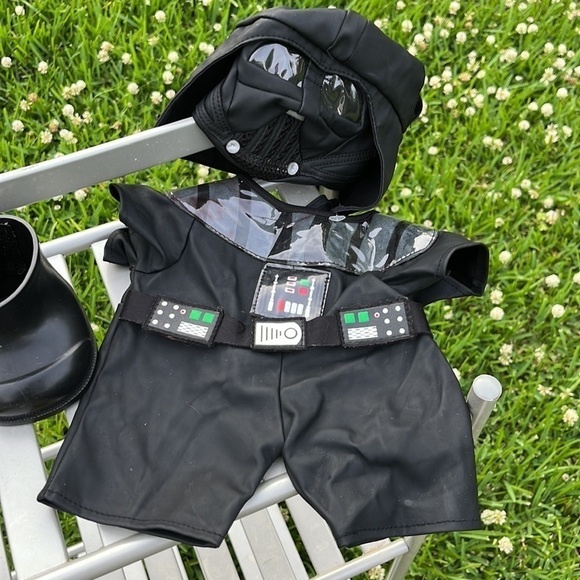 Build- A-Bear Star Wars and Santa outfits - Picture 3 of 5